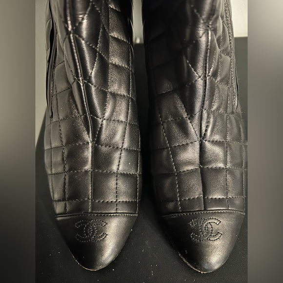 Chanel Quilted Calf Boots size 42 - Picture 2 of 14